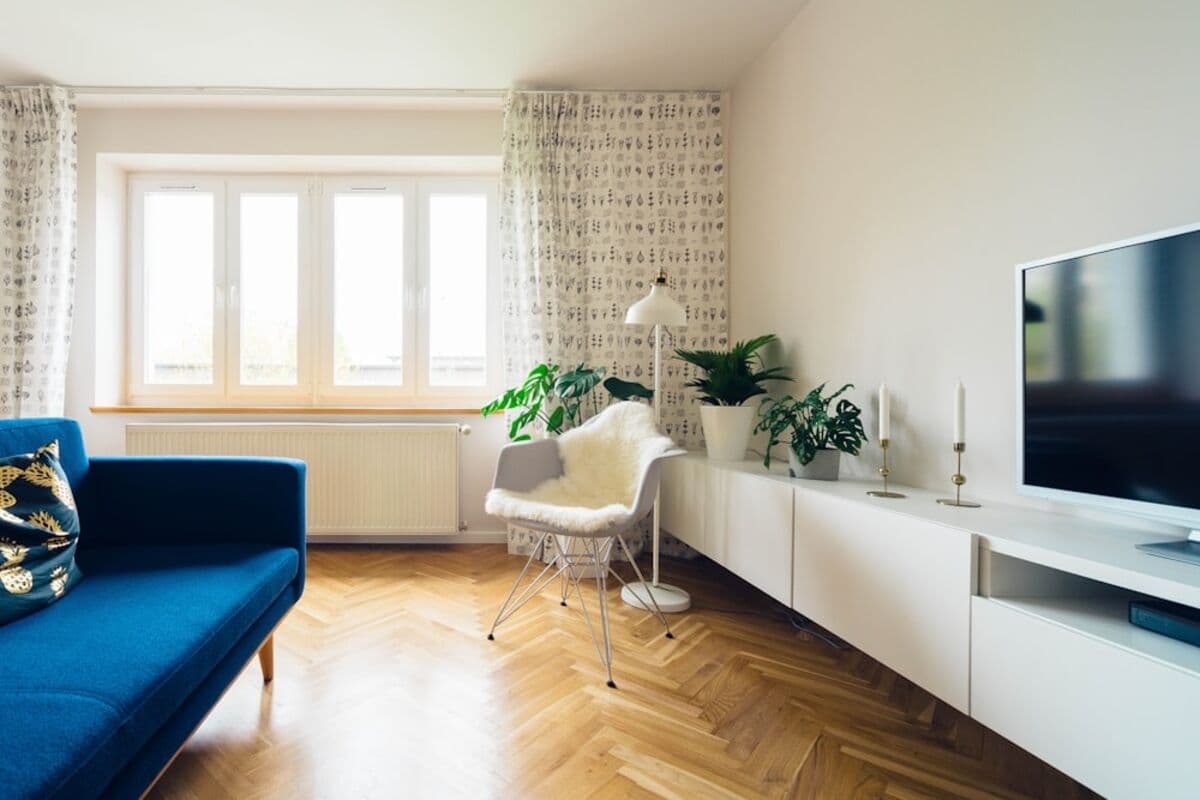 Refreshing an apartment before renting it out in Marseille